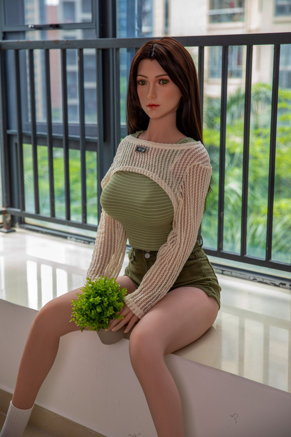 The 170 cm D-cup sex doll is like a sexy model